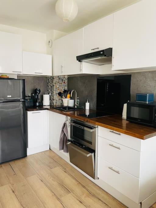 Studio Cosy Avec Terrasse Et Garage Saint-Laurent Du Var Limitrophe Nice Экстерьер фото