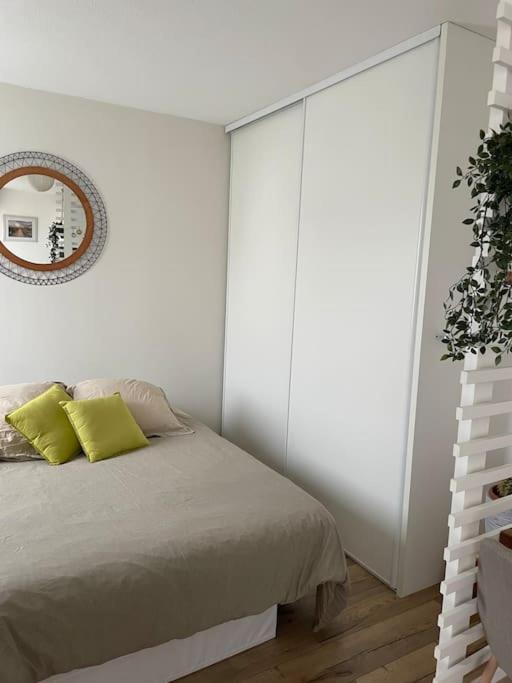 Studio Cosy Avec Terrasse Et Garage Saint-Laurent Du Var Limitrophe Nice Экстерьер фото